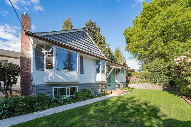 5991 Keith Street, House other with 3 bedrooms, 3 bathrooms and 2 parking in Burnaby BC | Image 2