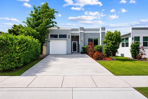160 Ne 35th St, Oakland Park, FL, 33334-1112 | Card Image