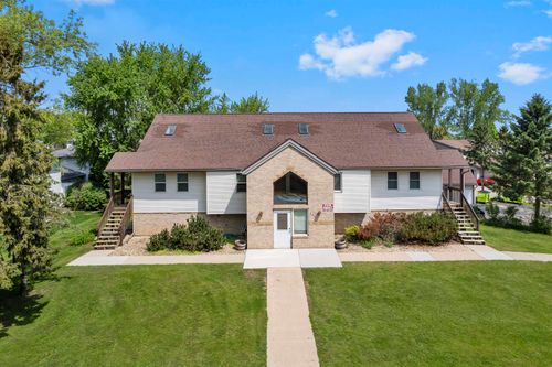 701 Henry St, Waunakee, WI, 53597-1275 | Card Image