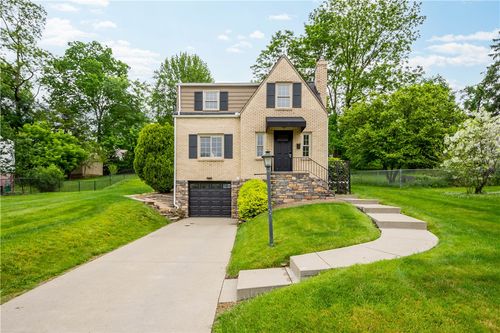 105 Pickwick Dr, Bethel Park, PA, 15102-1721 | Card Image