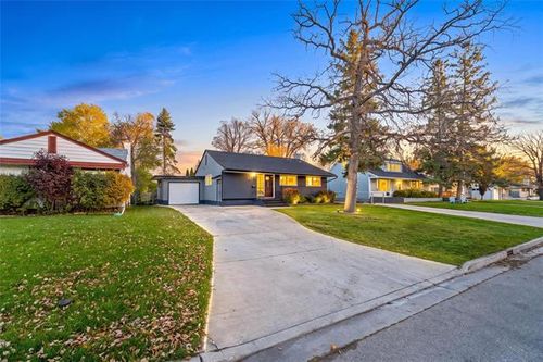 23 Turner Ave, Winnipeg, MB, R3J2S7 | Card Image