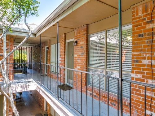 203-4525 Gilbert Ave, Dallas, TX, 75219-2126 | Card Image