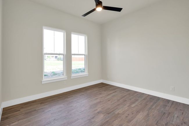 413 Dylan Way, House other with 3 bedrooms, 3 bathrooms and null parking in Midlothian TX | Image 15
