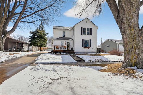 106 Clark St, Reinbeck, IA, 50669-1142 | Card Image