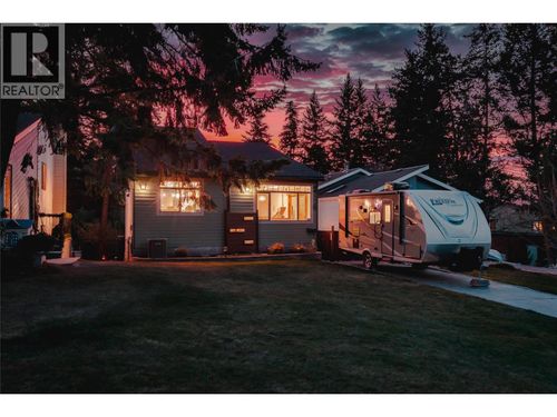 610 Gleneagles Dr, Kamloops, BC, V2E1Z1 | Card Image