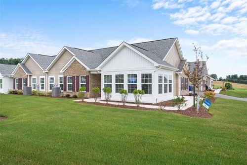 1082 Forest Oaks Dr, Butler, PA, 16001-7711 | Card Image
