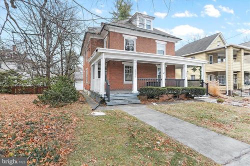 1052 Edgar Ave, CHAMBERSBURG, PA, 17201-1210 | Card Image