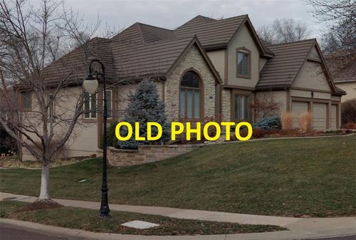 5822 W 130th St, Leawood, KS, 66209-3649 | Card Image