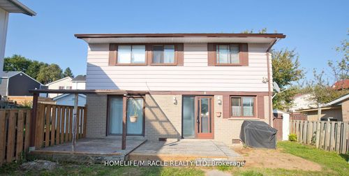 8 Hillbank Trail, Brampton, ON, L6S1P6 | Card Image