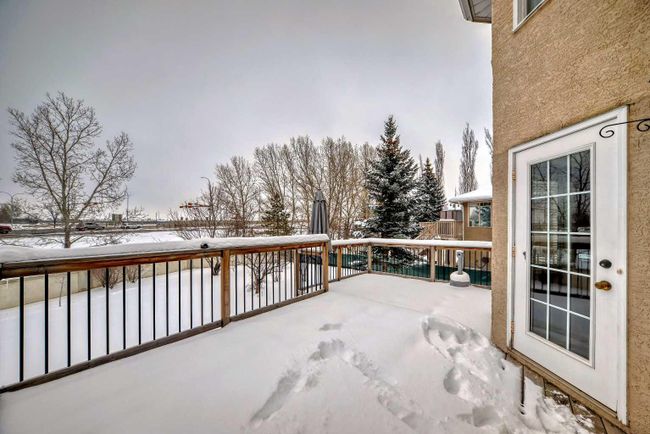 622 Mckenzie Lake Bay Se, Home with 5 bedrooms, 3 bathrooms and 4 parking in Calgary AB | Image 12
