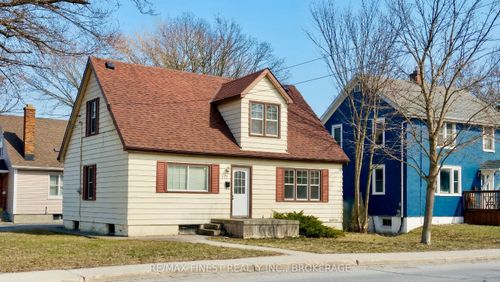 273 College St, Kingston, ON, K7L4M1 | Card Image