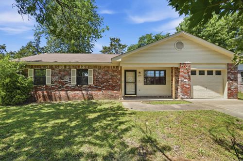 1309 Oswego Ave, Russellville, AR, 72801-3215 | Card Image