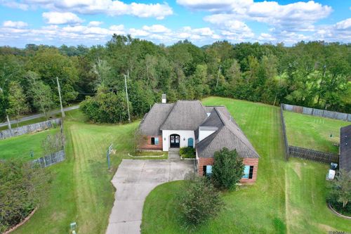 18011 Pierside Ln, Prairieville, LA, 70769-4677 | Card Image