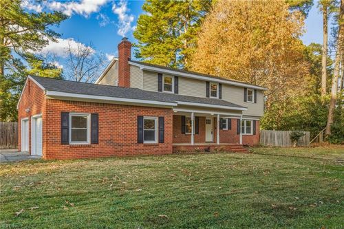 136 Old Dr, Chesapeake, VA, 23322-5228 | Card Image