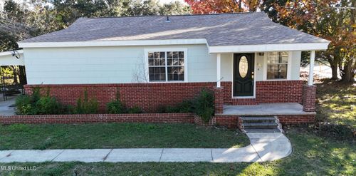 2302 Wilson Ave, Pascagoula, MS, 39567-5859 | Card Image