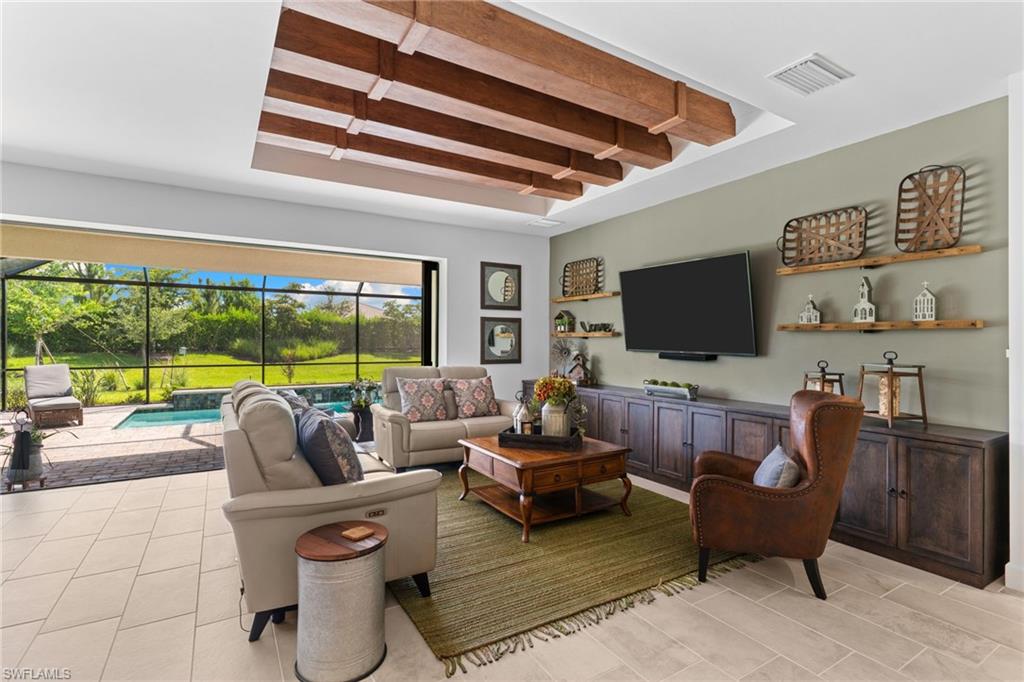 Residential in NAPLES 5