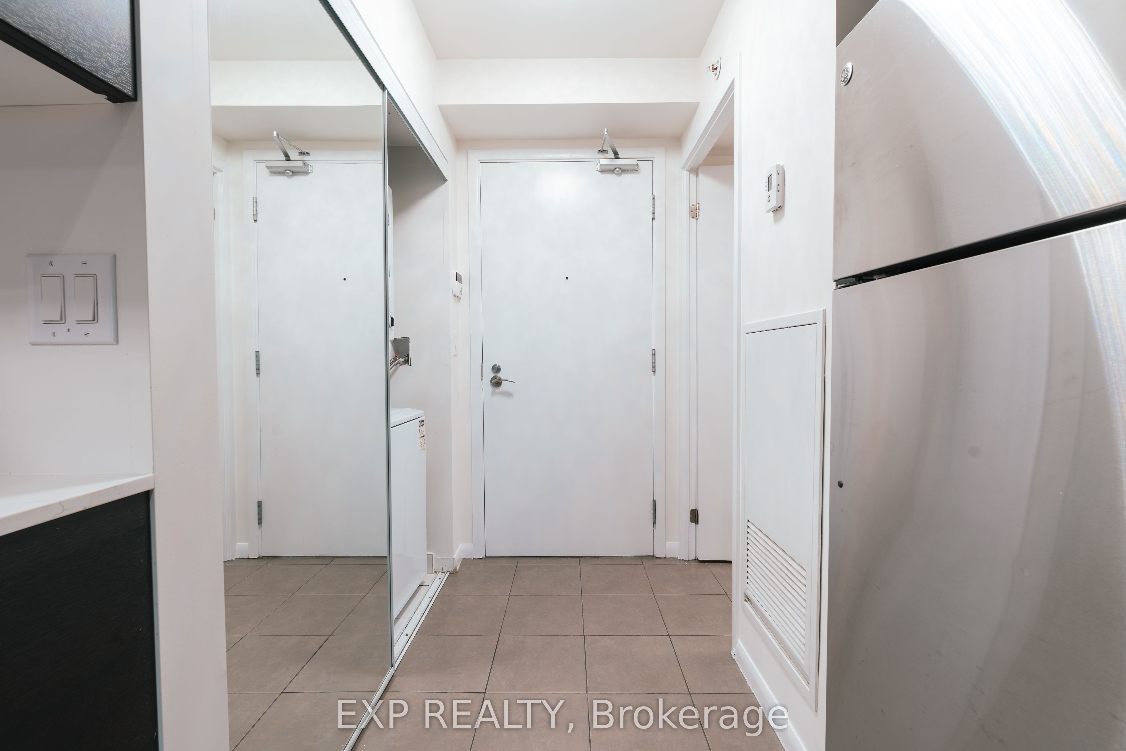 Residential Lease in Toronto W04 2