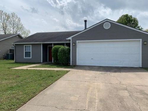 3355 W Vassar St, Fayetteville, AR, 72704-6792 | Card Image