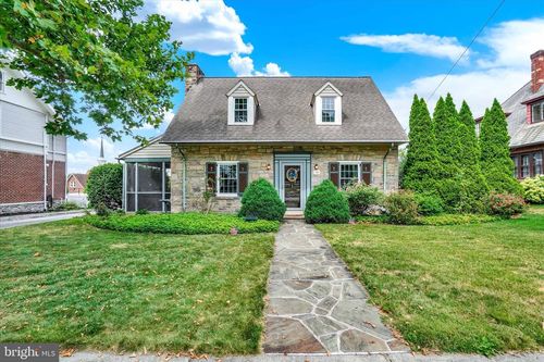 30 N Marshall St, YORK, PA, 17402-2316 | Card Image