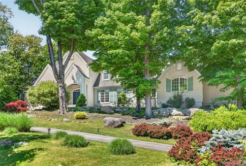 10 Greenwich Ave, Central Valley, NY, 10917-3716 | Card Image