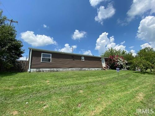 715 S 10th St, Petersburg, IN, 47567-1826 | Card Image