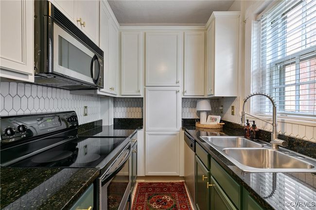 Kitchen | Image 16