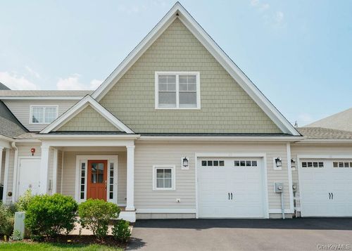 43 Oakwood Ln, Rhinebeck, NY, 12572-1950 | Card Image