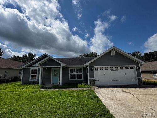 104 Avery Ln, Poplar Bluff, MO, 63901-9131 | Card Image