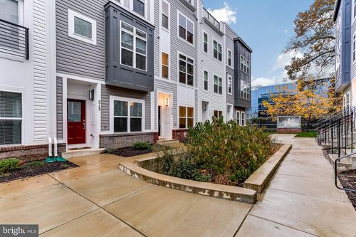 215 Wesley Brown Ln, ANNAPOLIS, MD, 21401-8824 | Card Image