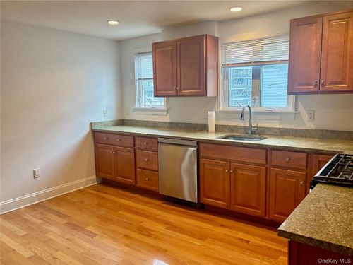 apt-2-16 S Regent St, Port Chester, NY, 10573-3665 | Card Image