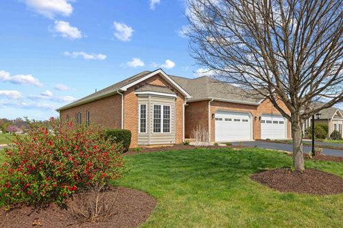 320 Petros Dr, WAYNESBORO, VA, 22980-9627 | Card Image