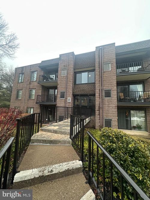 second-floor-27 Oakridge Dr, LANGHORNE, PA, 19047-1046 | Card Image