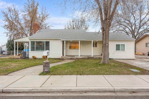 1220 N Jefferson St, Kennewick, WA, 99336-7672 | Card Image