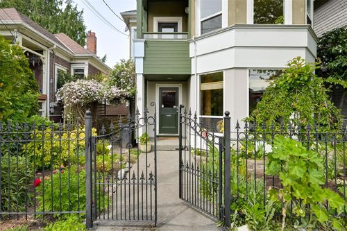 80 San Jose Ave, Victoria, BC, V8V2C2 | Card Image
