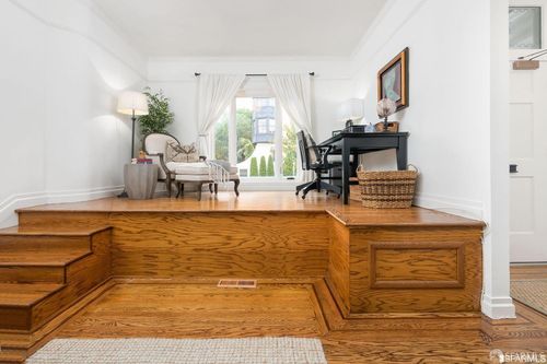 4-2386 Union St, San Francisco, CA, 94123-3906 | Card Image