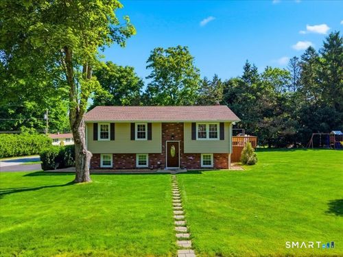 7 Cherry Ln, Bozrah, CT, 06334-1312 | Card Image