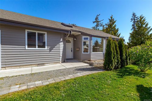 25-7925 Simpson Rd, Central Saanich, BC, V8M1L3 | Card Image
