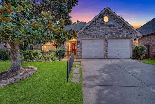 3208 Village Oak Dr, Arlington, TX, 76017-2531 | Card Image