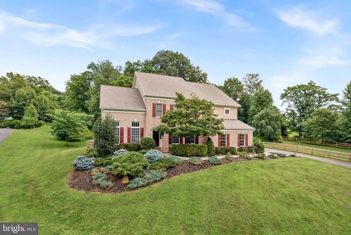 35400 Autumn Ridge Ct, ROUND HILL, VA, 20141-3501 | Card Image