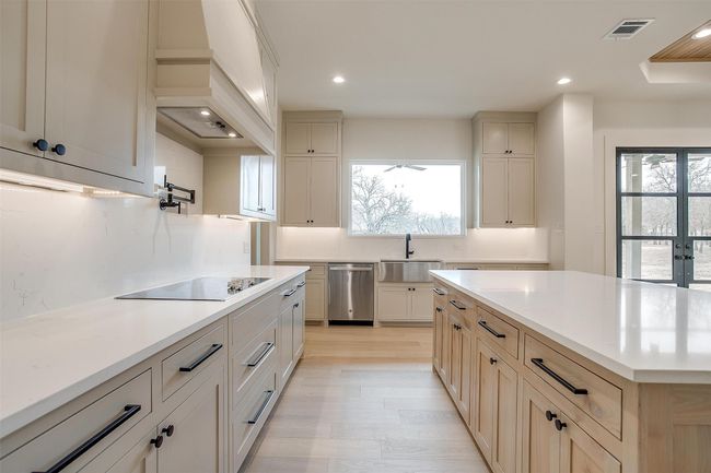 269 Sugartree Cir, House other with 5 bedrooms, 5 bathrooms and null parking in Lipan TX | Image 14