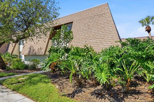 38-4652 Ringwood Mdw, Sarasota, FL, 34235-7224 | Card Image