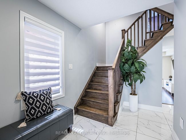 12 Affleck Rd, House attached with 4 bedrooms, 3 bathrooms and 2 parking in Brampton ON | Image 5