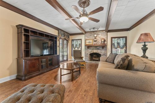 7210 Comite Dr, Baker, LA, 70714-6009 | Card Image