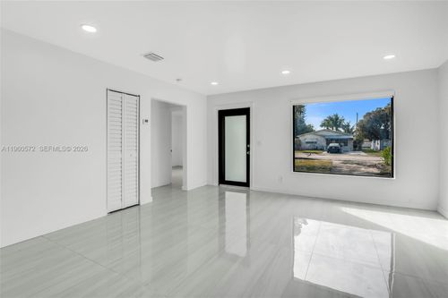 528 Nw 3rd Ct, Hallandale Beach, FL, 33009-3239 | Card Image