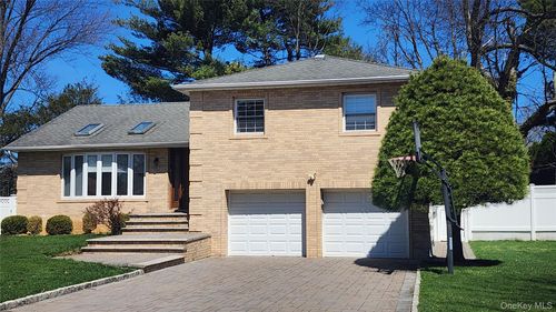 51 Ivy Dr, Jericho, NY, 11753-1812 | Card Image