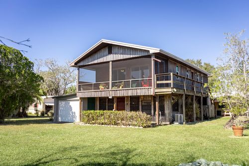 1075 Duck Ln, Okeechobee, FL, 34974-9615 | Card Image