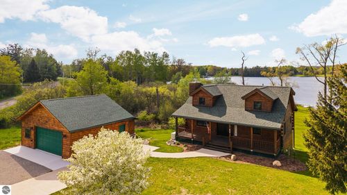 103 Arbutus Dr, Cadillac, MI, 49601-8970 | Card Image