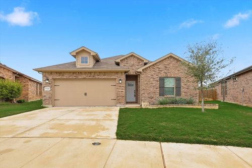 9428 Red Brush Trl, Fort Worth, TX, 76131-1892 | Card Image