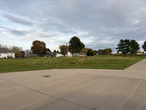 562 Marvin Ln, Preston, IA, 52069-8202 | Card Image
