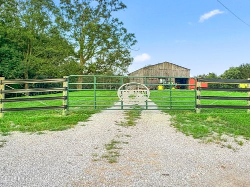 284 Possum Hollow Rd, Munfordville, KY, 42765-8136 | Card Image